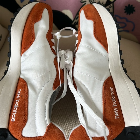 New Balance 327 The Intelligent Choice Size 11.5 Women’s Orange Sneaker NEW - Picture 6 of 10